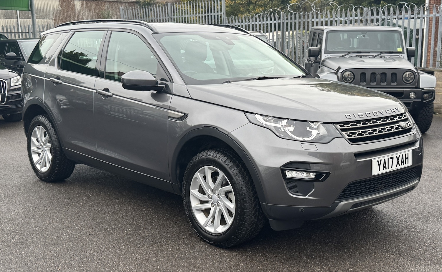 Used Land Rover Discovery Sport 2017 for sale - 76316677: Photo 9