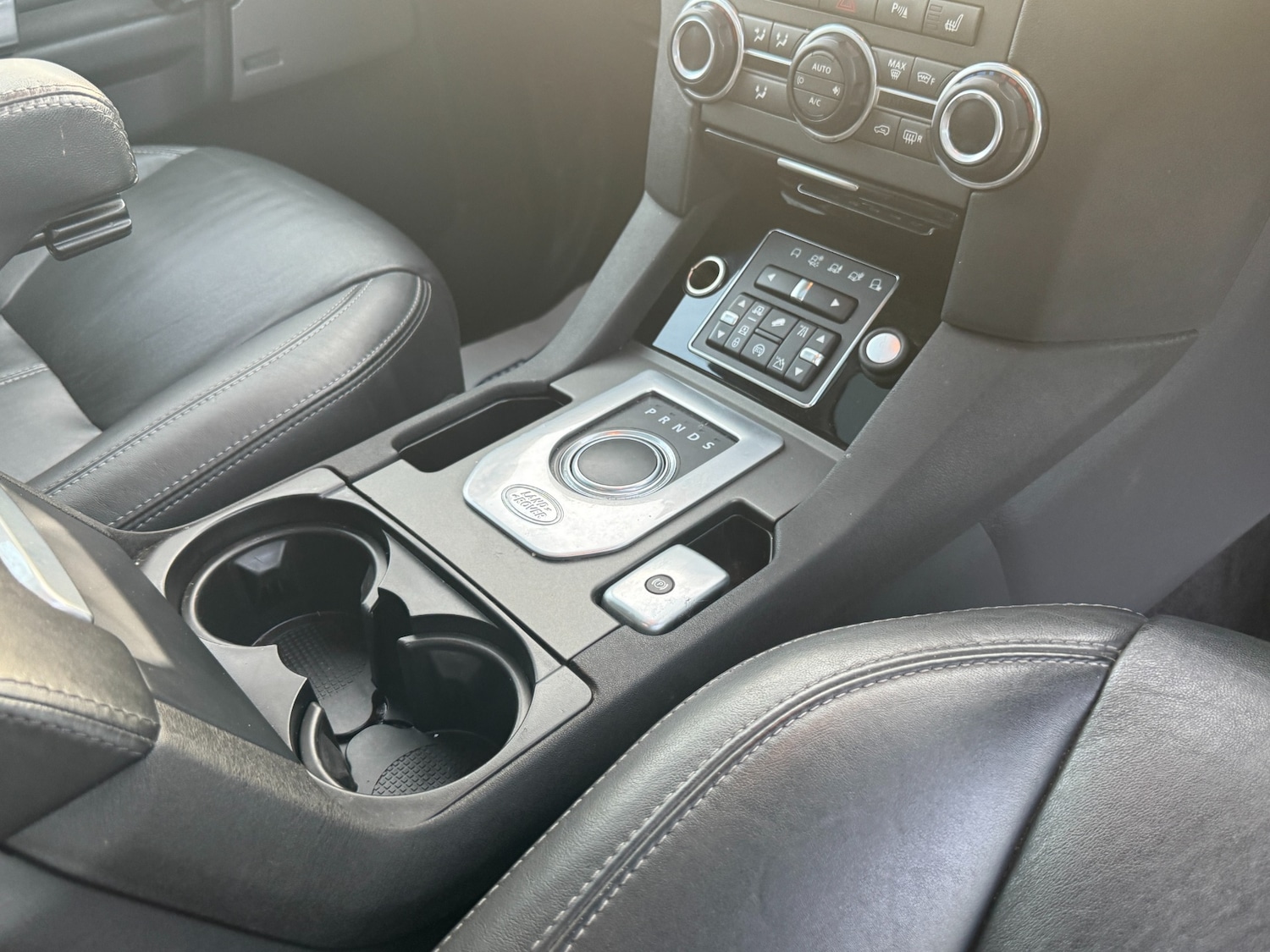 Used Land Rover Discovery 2016 for sale - 76218528: Photo 32