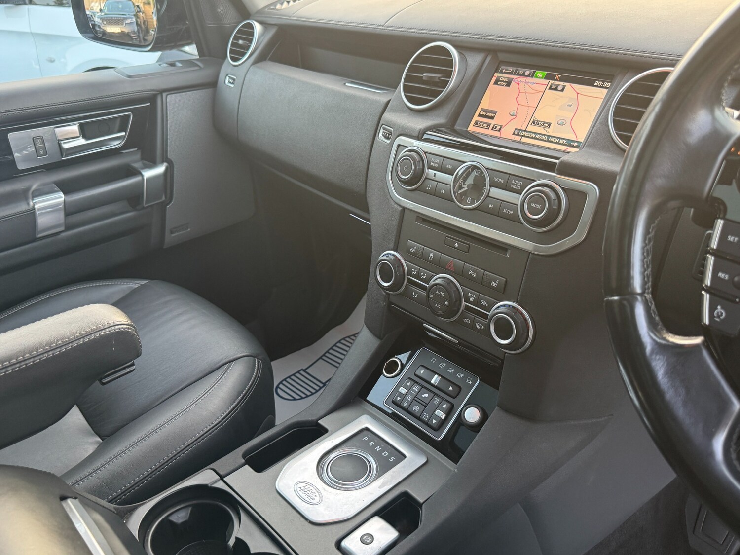 Used Land Rover Discovery 2016 for sale - 76218528: Photo 34