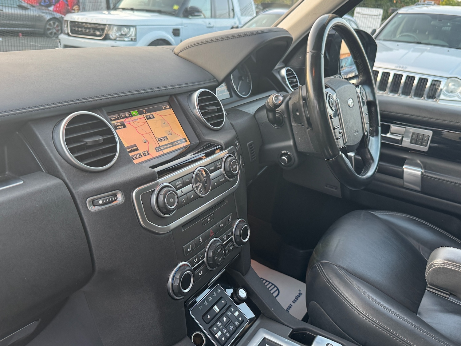 Used Land Rover Discovery 2016 for sale - 76218528: Photo 35