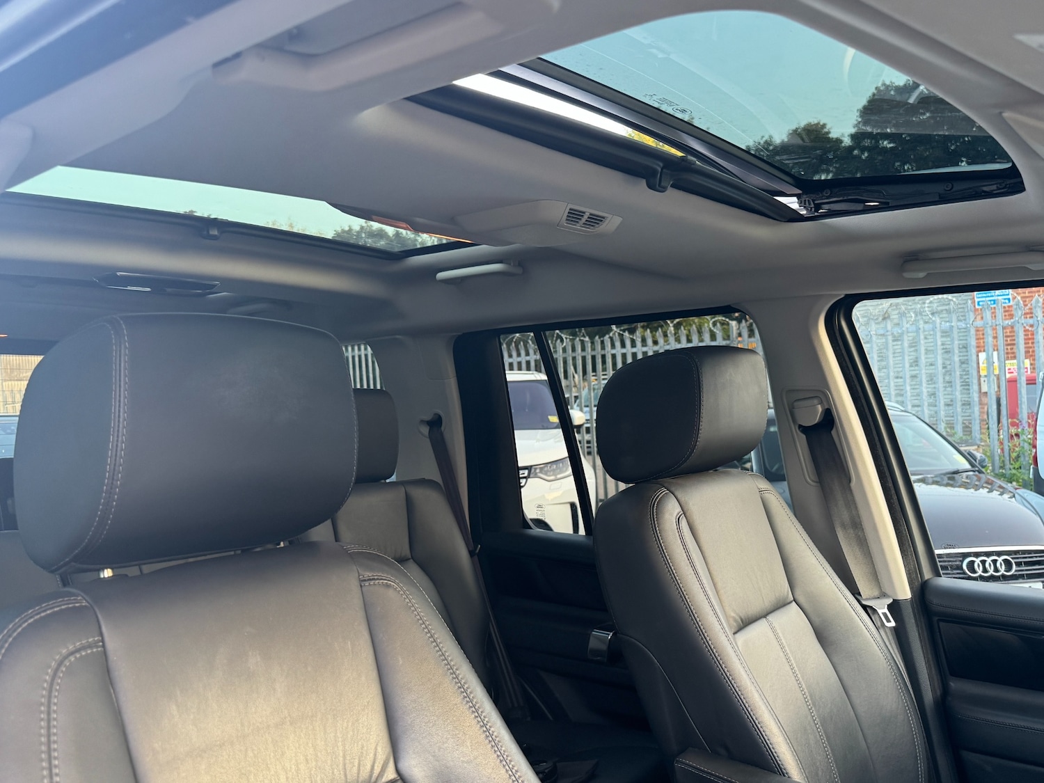 Used Land Rover Discovery 2016 for sale - 76218528: Photo 53