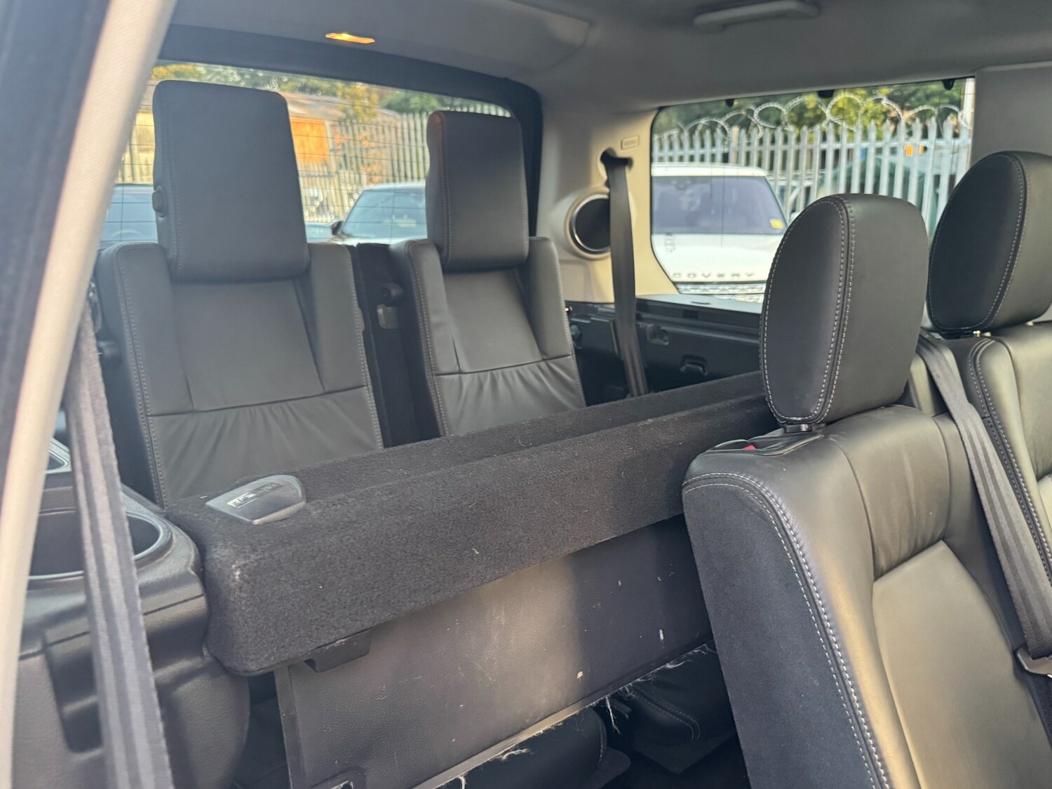 Used Land Rover Discovery 2016 for sale - 76218528: Photo 65