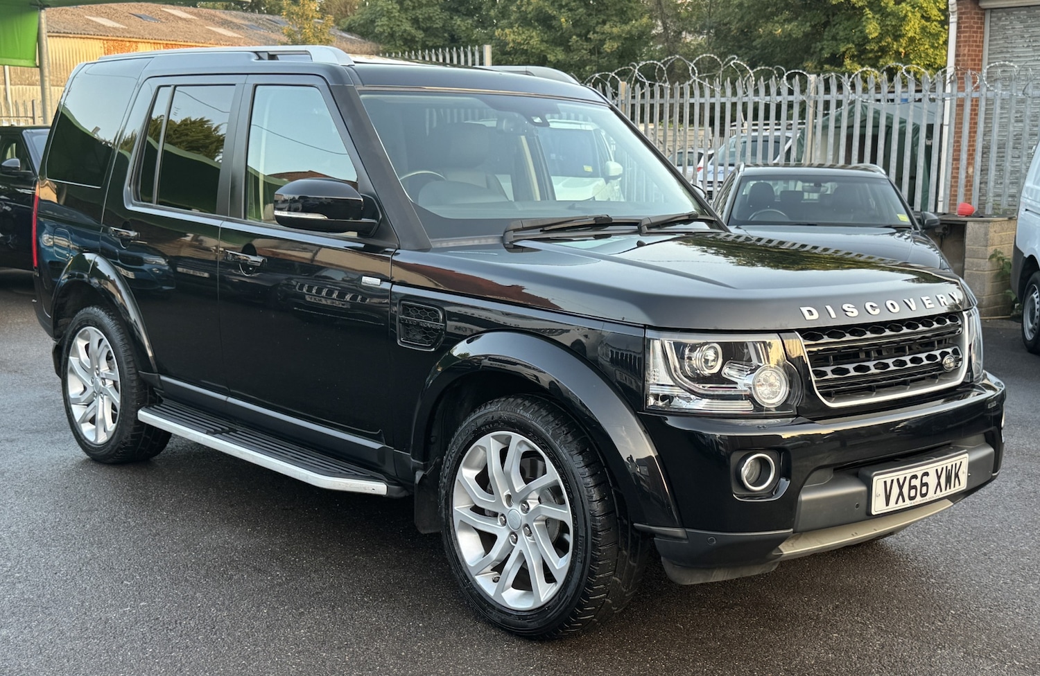 Used Land Rover Discovery 2016 for sale - 76218528: Photo 9
