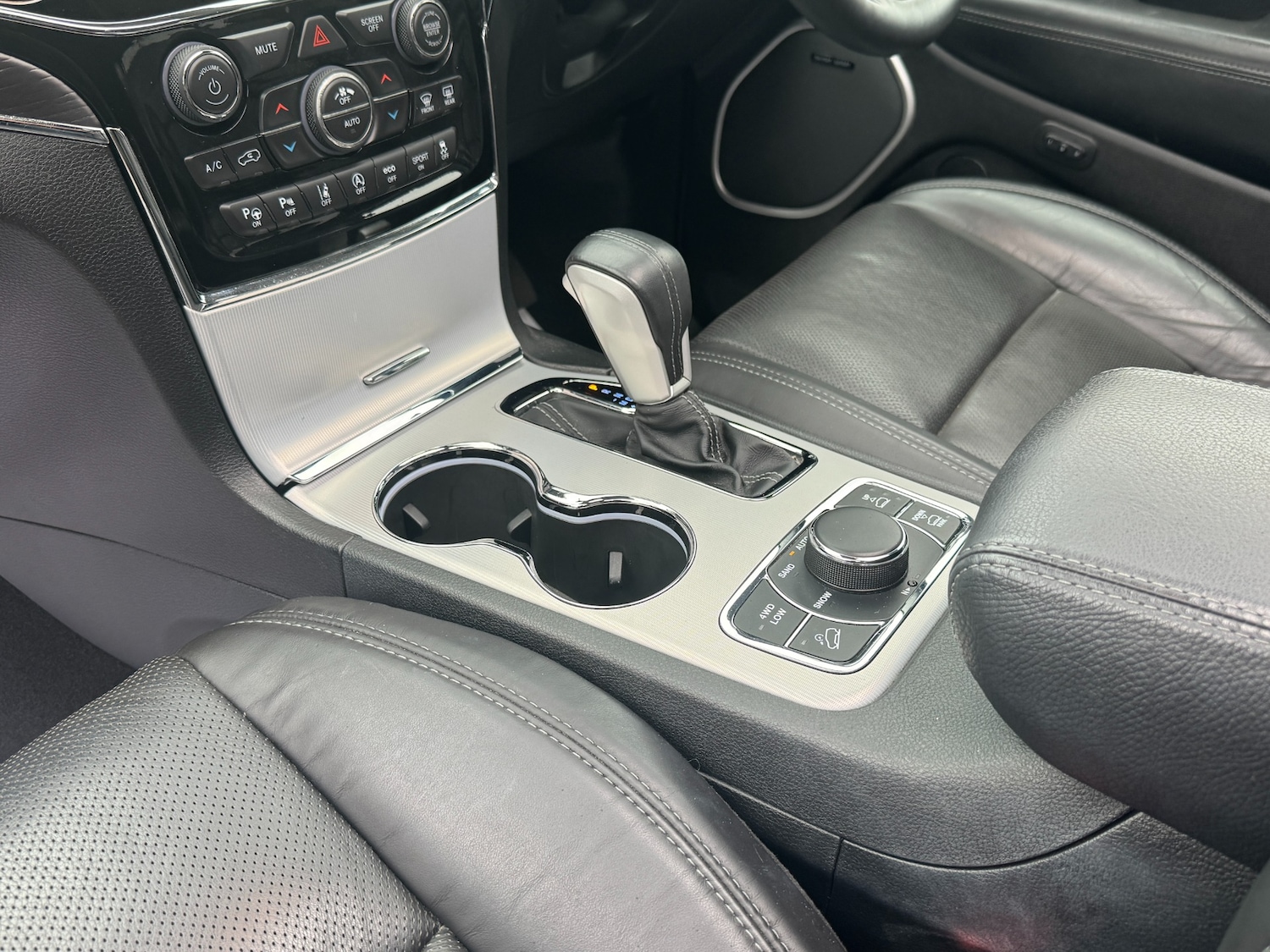 Used Jeep Grand Cherokee 2019 for sale - 77707476: Photo 33