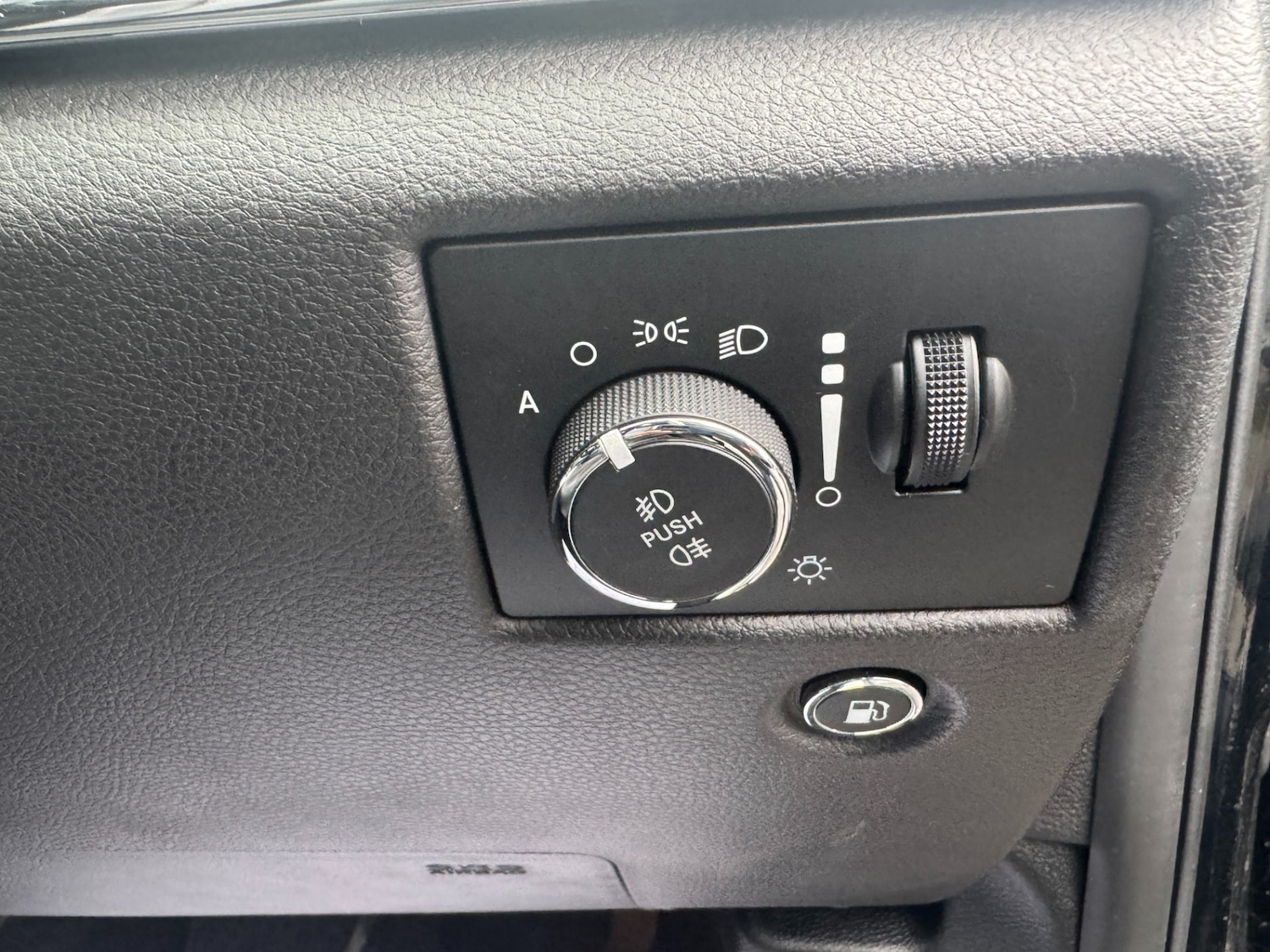 Used Jeep Grand Cherokee 2019 for sale - 77707476: Photo 51