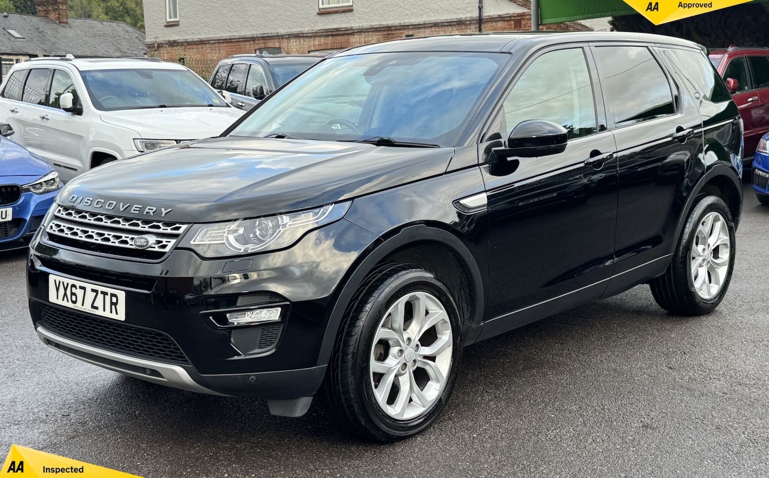 Used Land Rover Discovery Sport 2017 for sale - 76025965: Photo 1