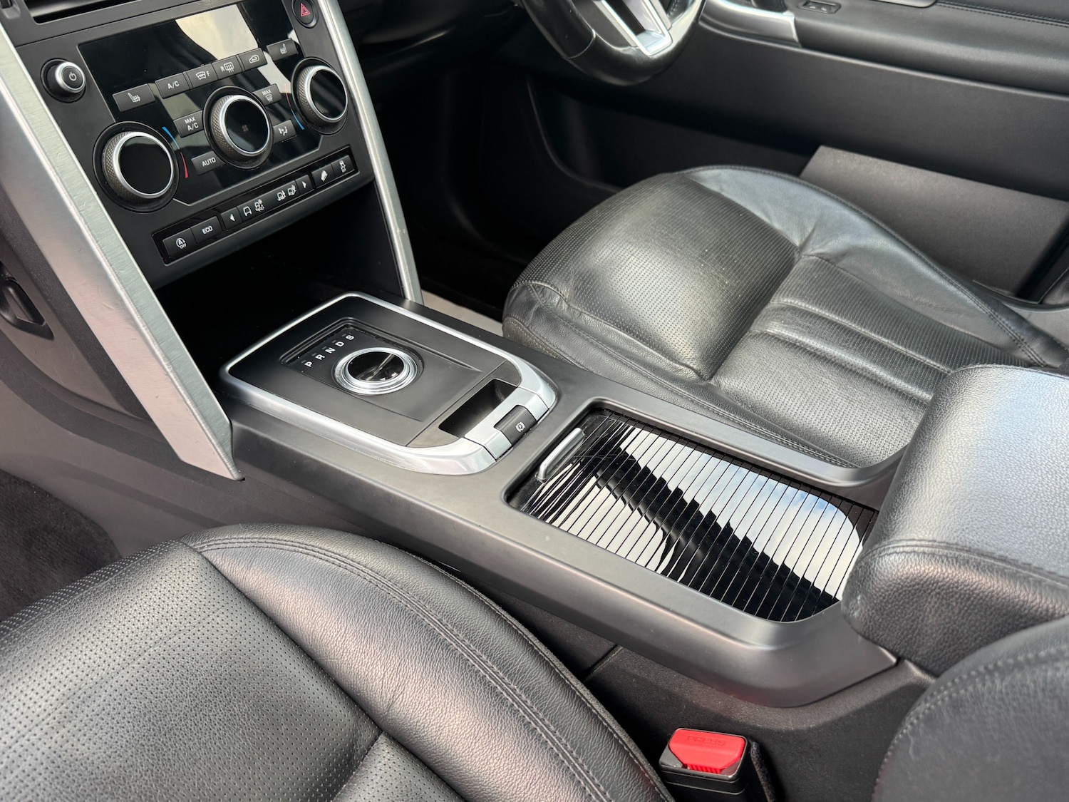 Used Land Rover Discovery Sport 2017 for sale - 76025965: Photo 33