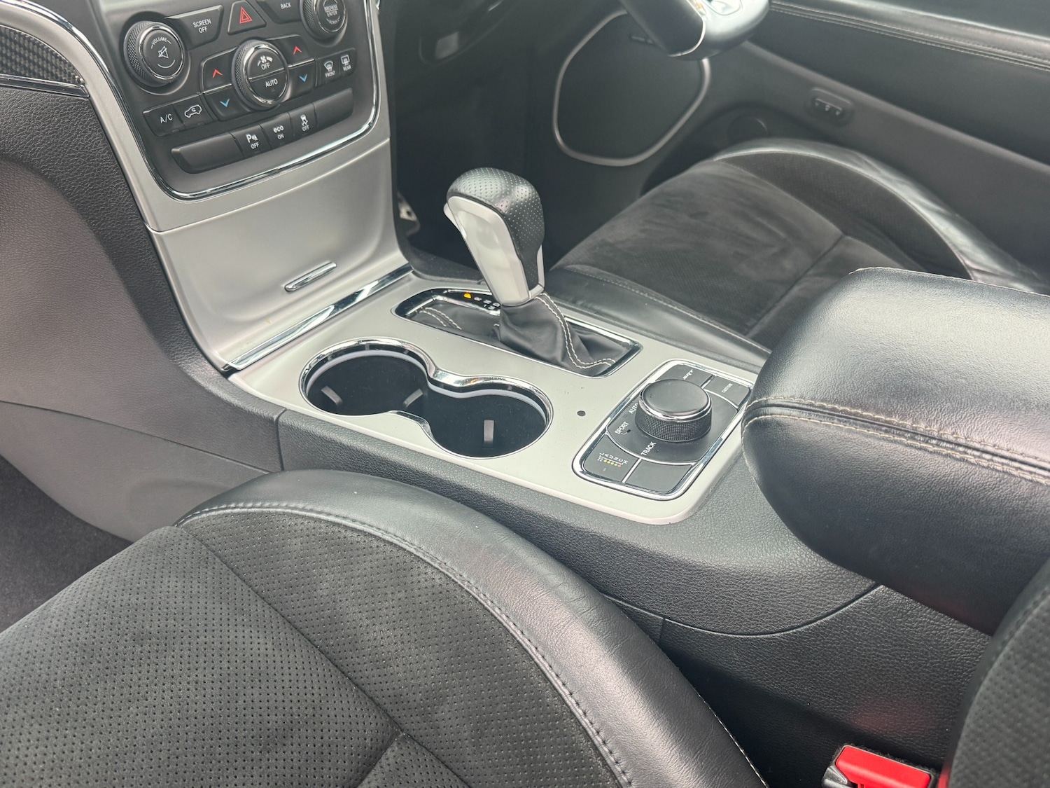 Used Jeep Grand Cherokee 2017 for sale - 77363885: Photo 35