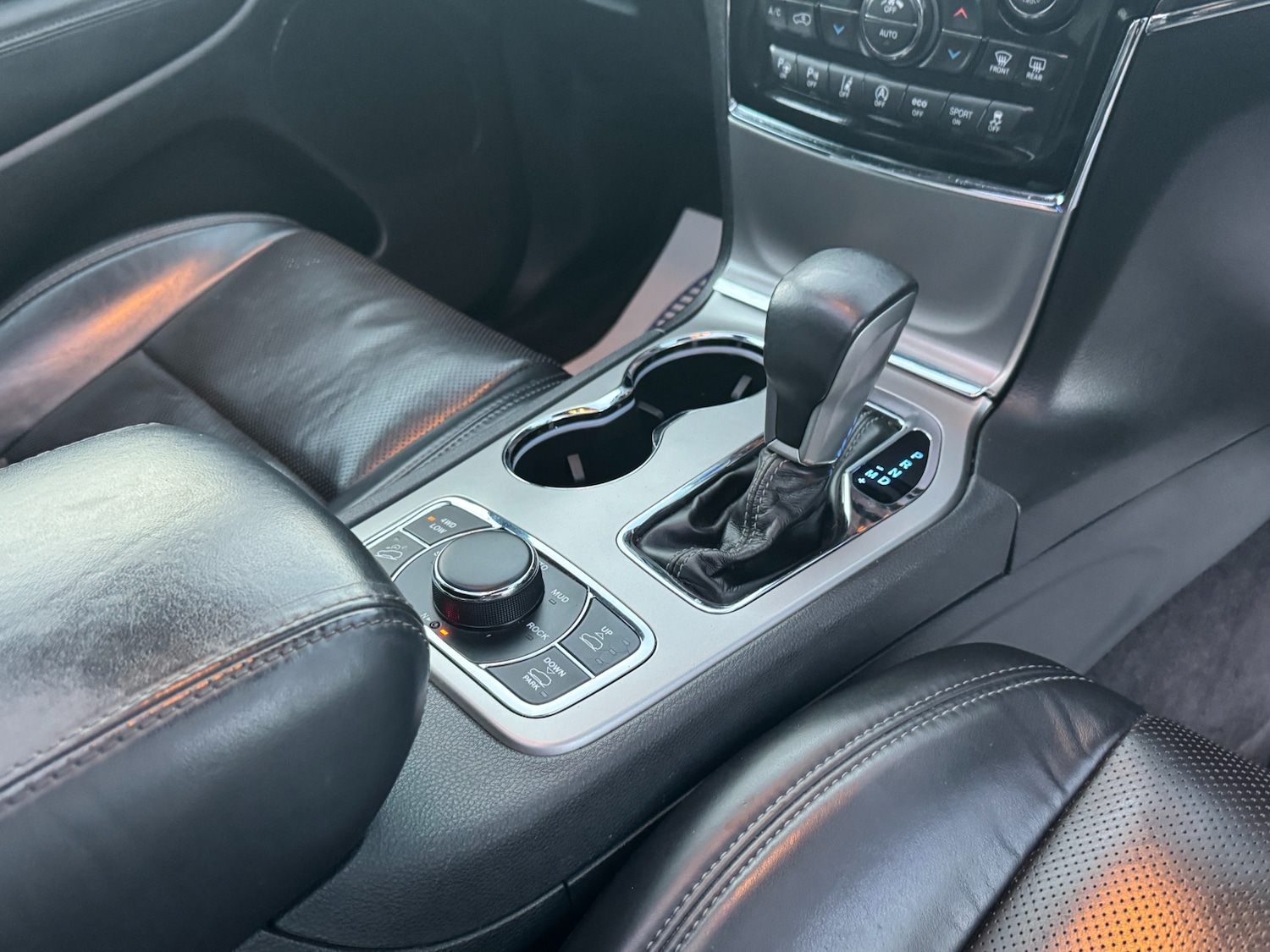 Used Jeep Grand Cherokee 2019 for sale - 76908564: Photo 32