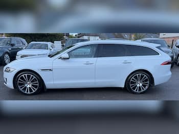 Used Jaguar XF 2018 for sale - 79773872: Photo