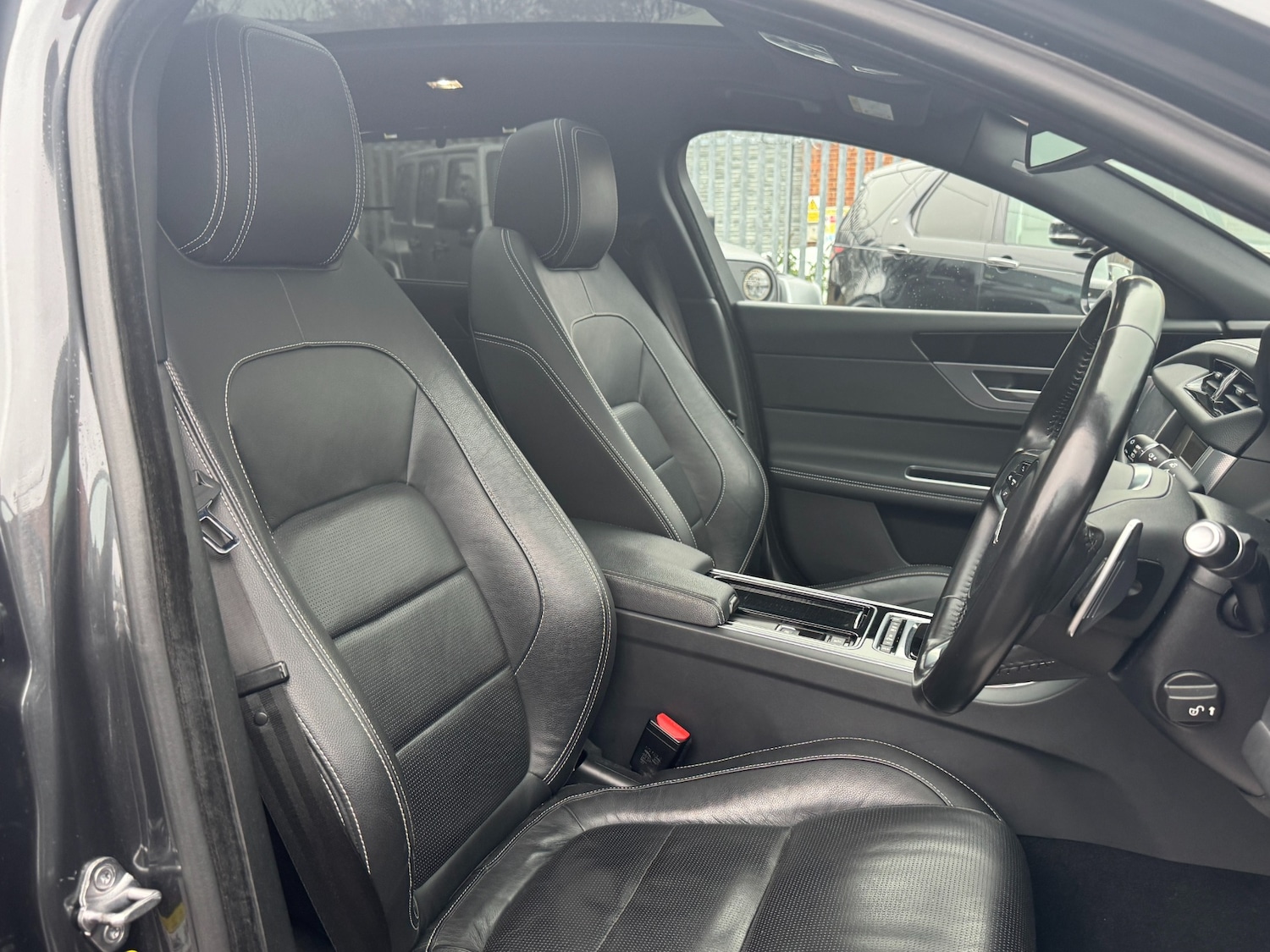 Used Jaguar XF 2017 for sale - 76611119: Photo 33