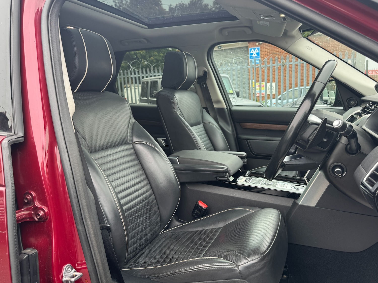 Used Land Rover Discovery 2017 for sale - 76381827: Photo 31