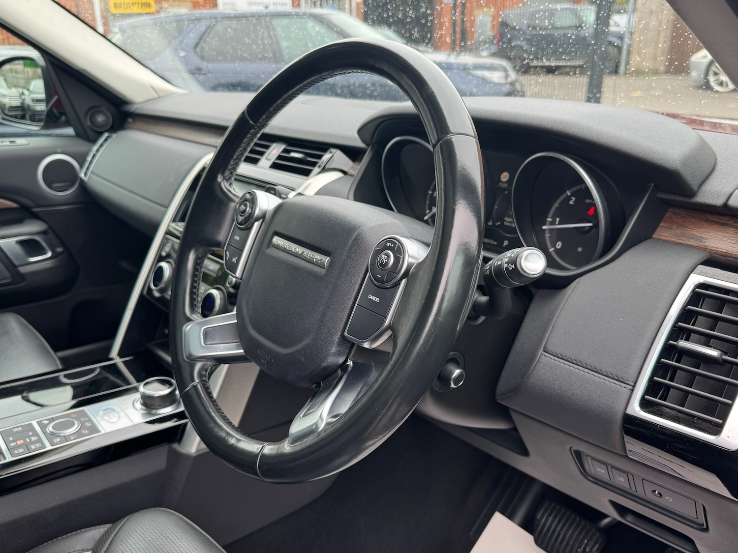 Used Land Rover Discovery 2017 for sale - 76381827: Photo 50