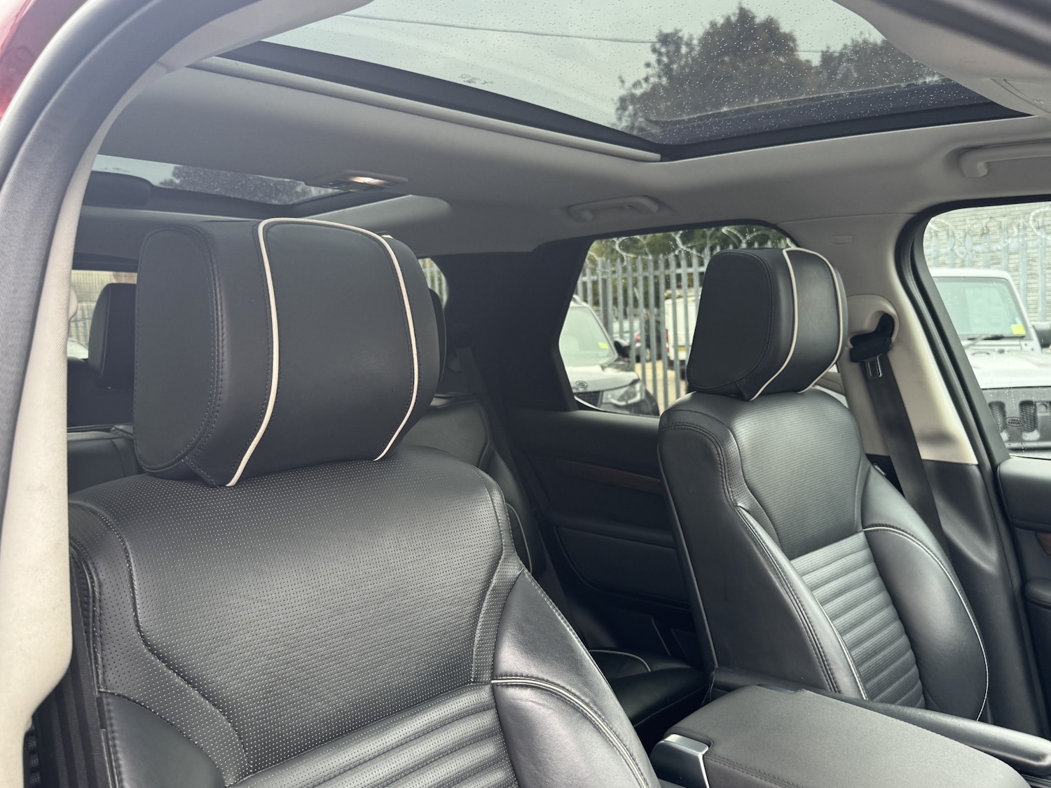 Used Land Rover Discovery 2017 for sale - 76381827: Photo 56