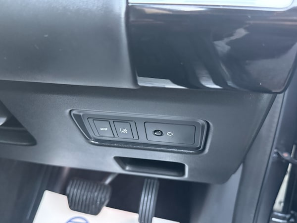 Used Land Rover Discovery 2018 for sale - 76250237: Photo 51