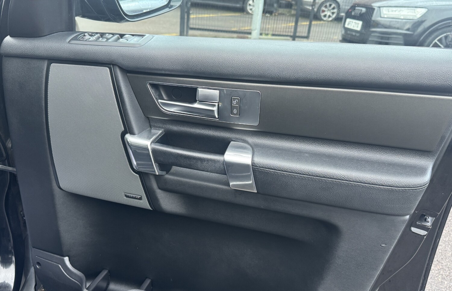 Used Land Rover Discovery 2016 for sale - 77380773: Photo 52