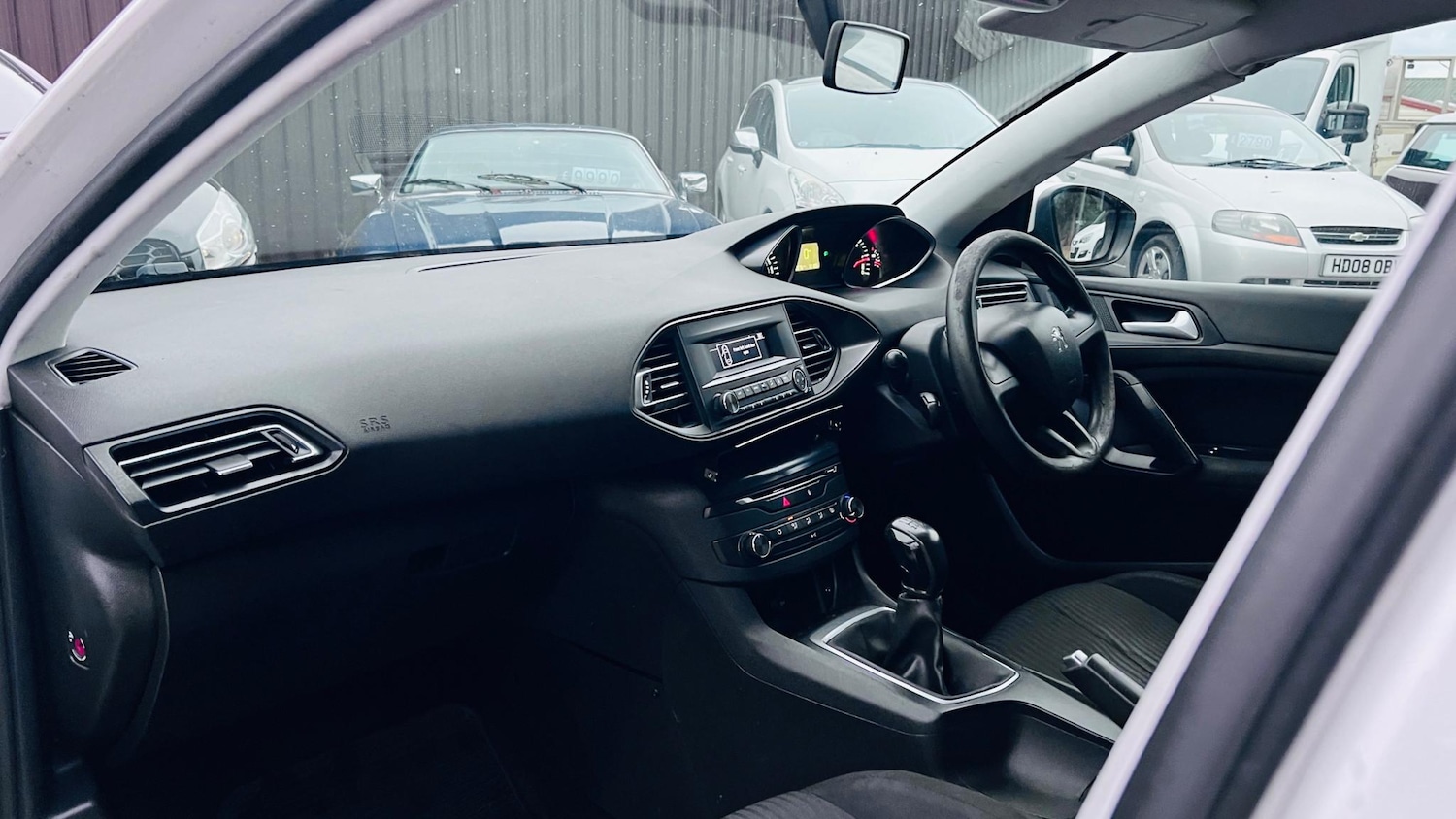 Used Peugeot 308 2015 for sale - 77149569: Photo 25