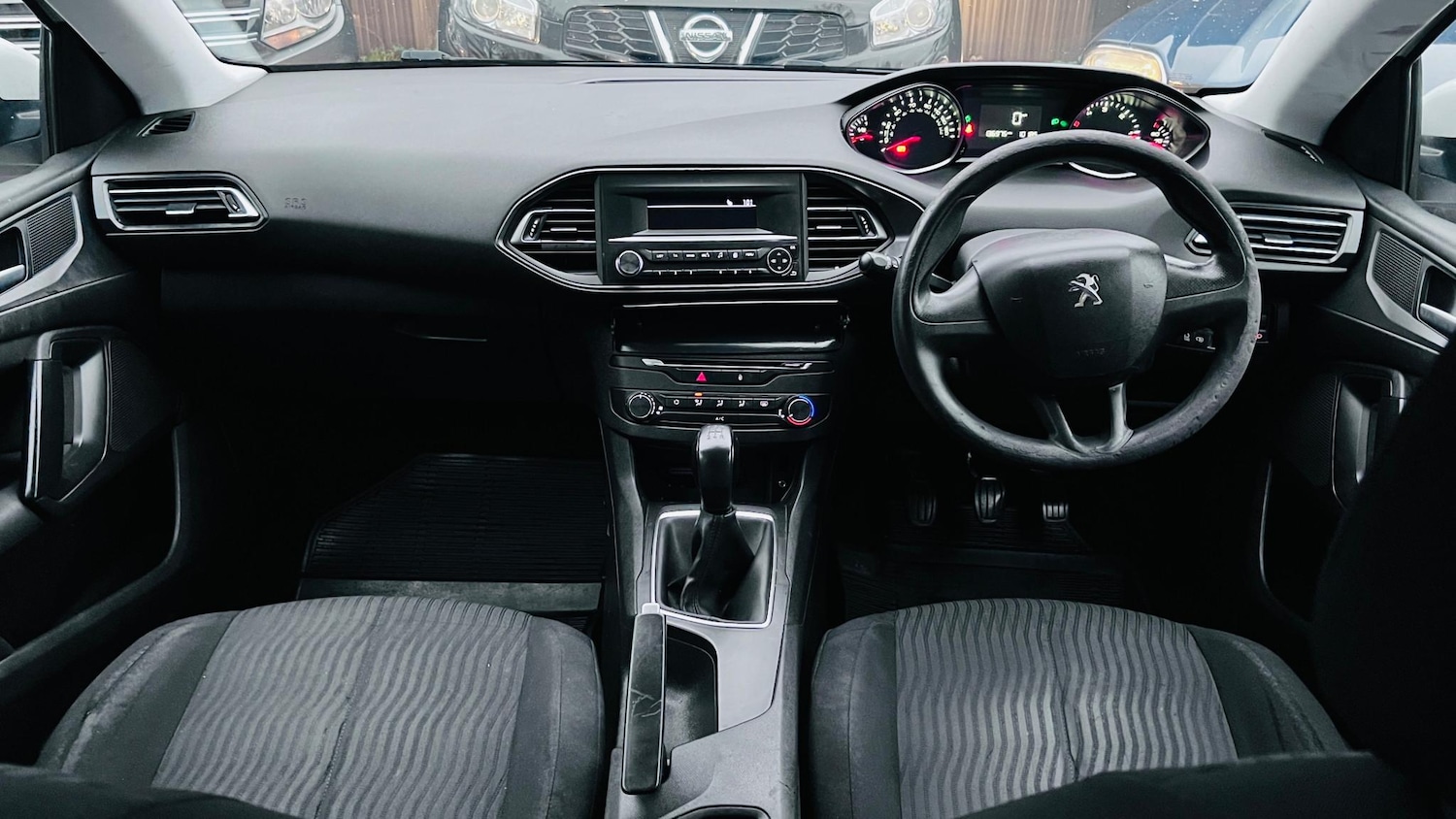 Used Peugeot 308 2015 for sale - 77149569: Photo 32