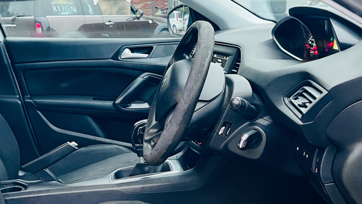 Used Peugeot 308 2015 for sale - 77149569: Photo 33