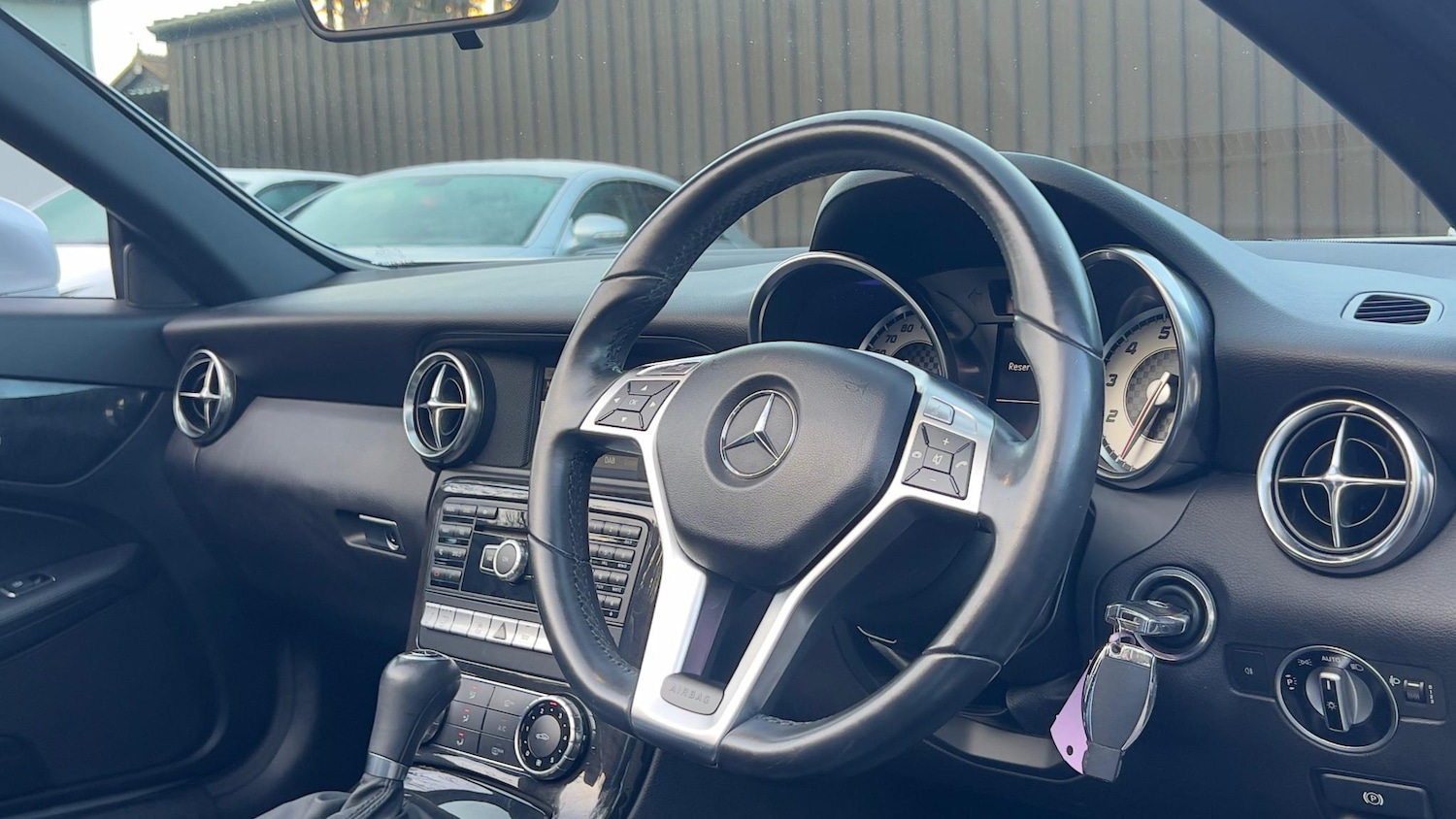 Used Mercedes-Benz SLK 2013 for sale - 77306807: Photo 32