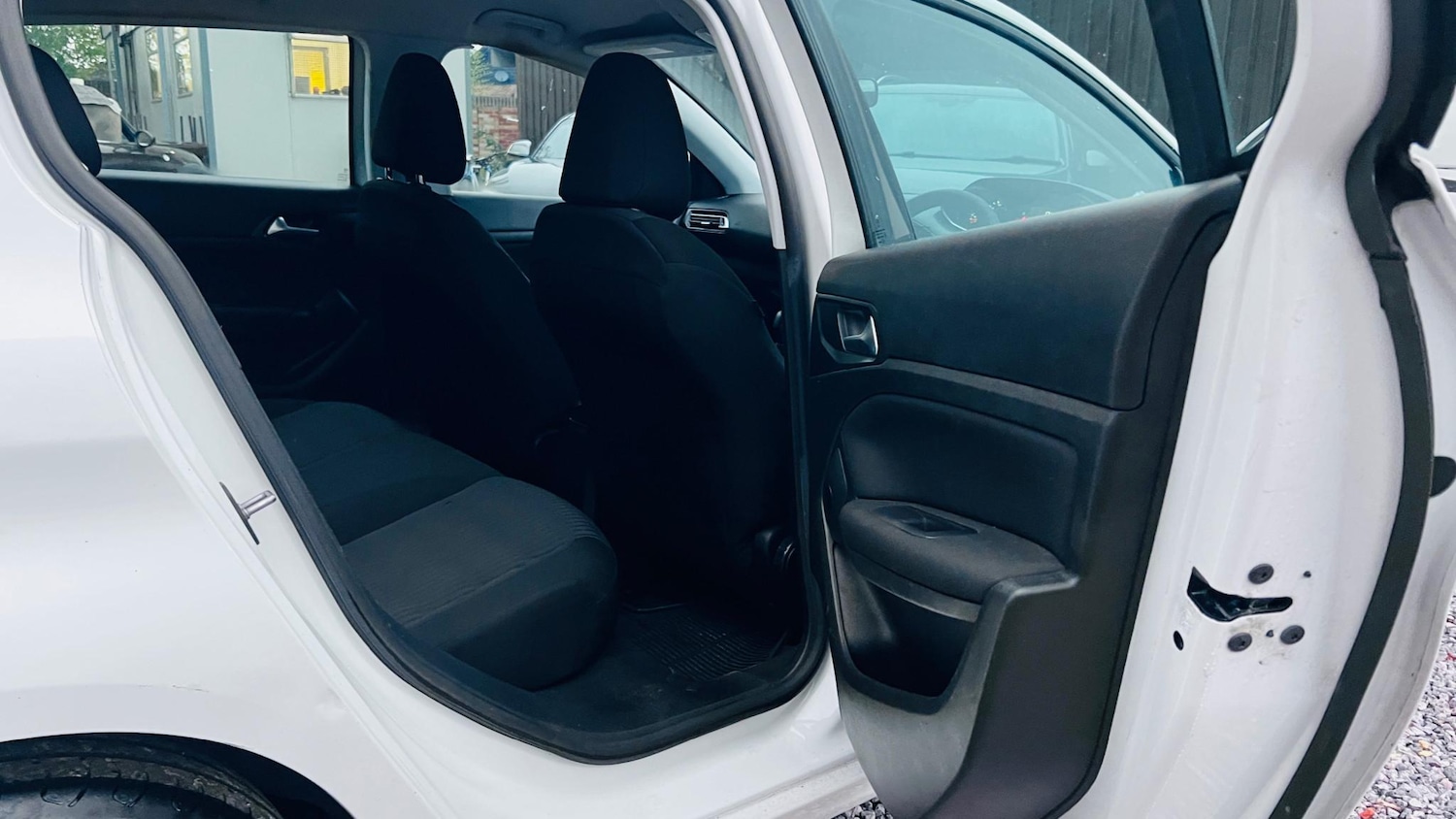 Used Peugeot 308 2015 for sale - 77363336: Photo 29