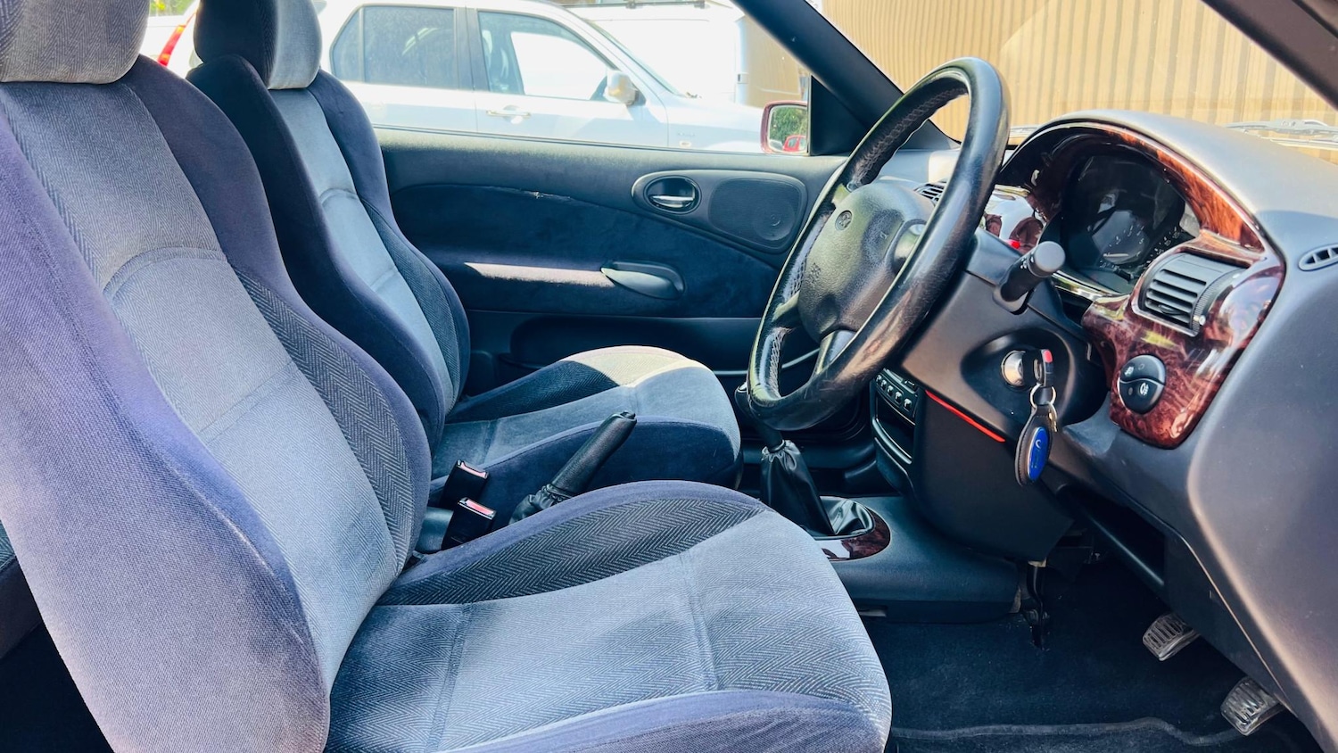 Used Ford Escort 1997 for sale - 77582399: Photo 27