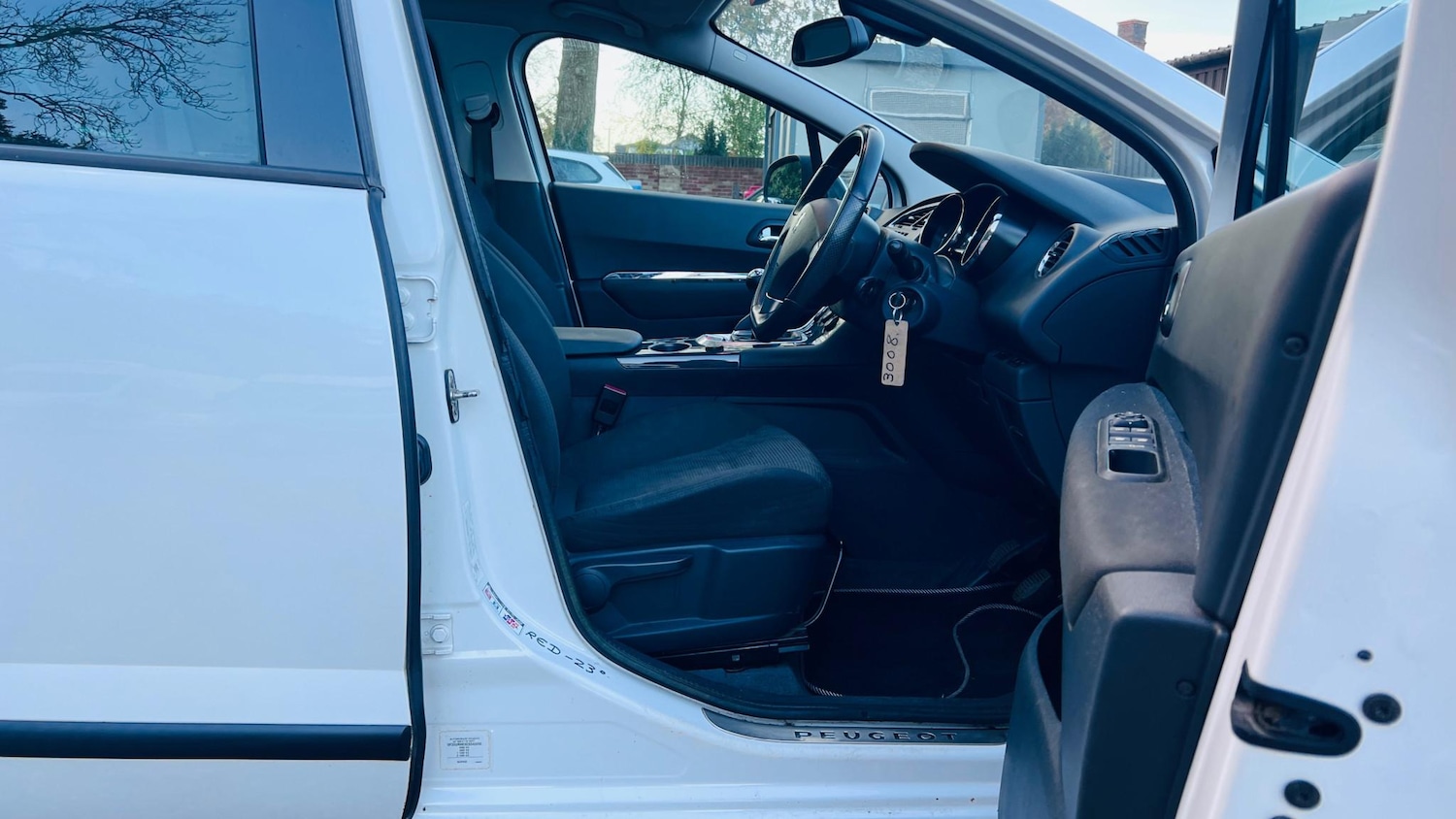 Used Peugeot 3008 2012 for sale - 77149575: Photo 37