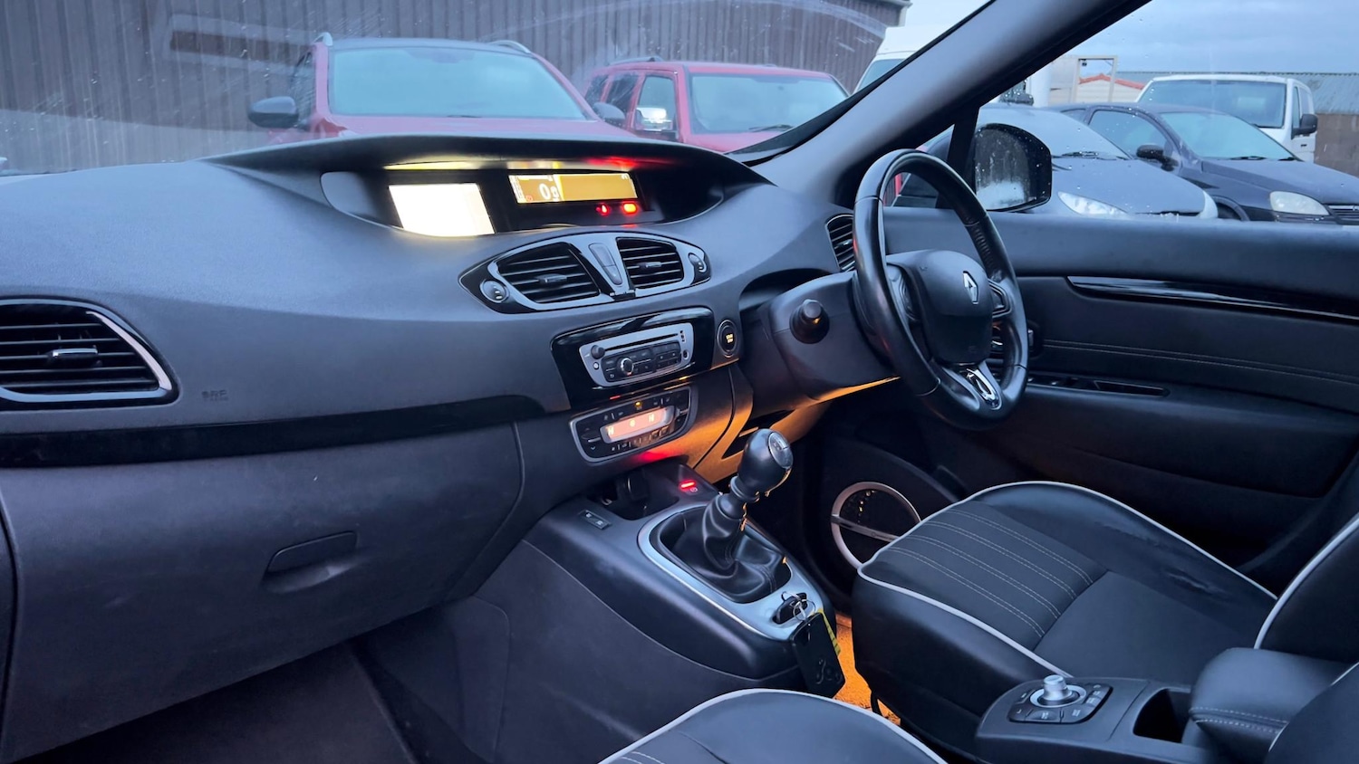 Used Renault Grand Scenic 2013 for sale - 77582393: Photo 24