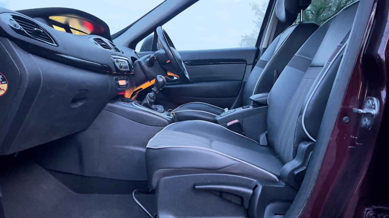 Used Renault Grand Scenic 2013 for sale - 77582393: Photo 25