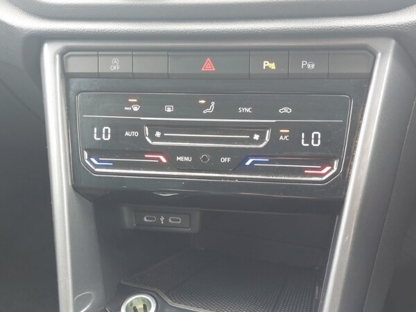 Used Volkswagen T-Roc 2024 for sale - 74944229: Photo 18