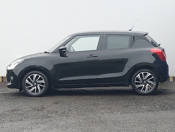 Used Suzuki Swift 2023 for sale - 77393000: Photo