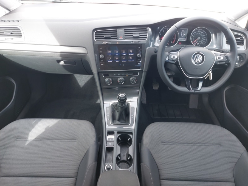 Used Volkswagen Golf 2017 for sale - 78183637: Photo 2