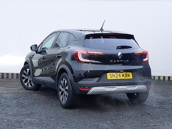 Used Renault Captur 2024 for sale - 77269869: Photo