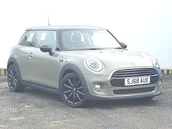 Used MINI Hatch 2018 for sale - 77999876: Photo