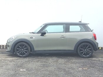 Used MINI Hatch 2018 for sale - 77999876: Photo