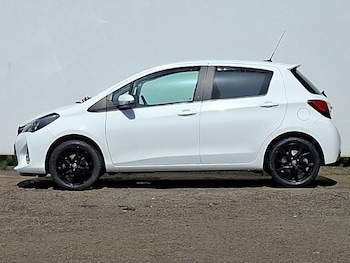 Used Toyota Yaris 2016 for sale - 79078082: Photo