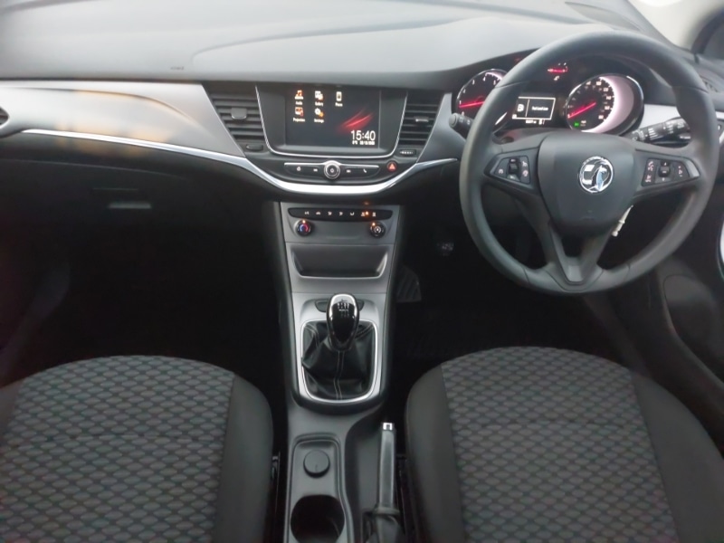Used Vauxhall Astra 2017 for sale - 77034939: Photo 2