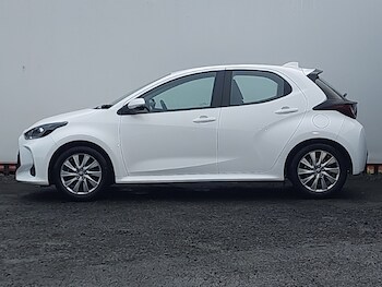 Used Toyota Yaris 2023 for sale - 76947426: Photo