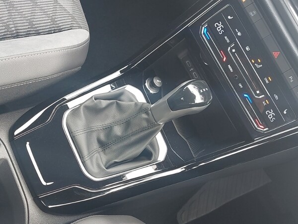 Used Volkswagen T-Roc 2024 for sale - 74873895: Photo 11