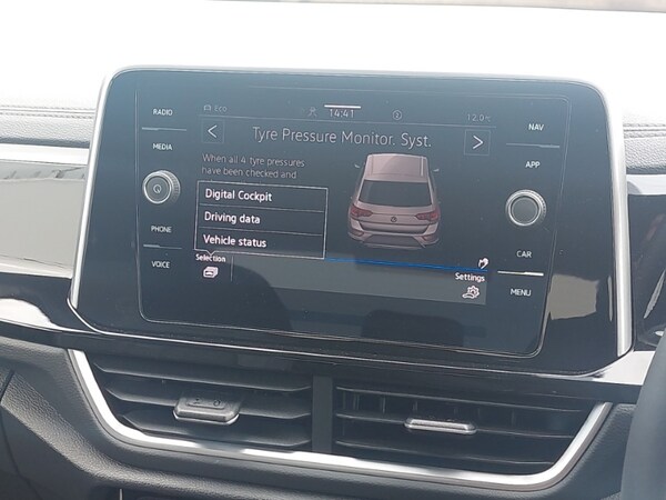 Used Volkswagen T-Roc 2024 for sale - 74873895: Photo 15