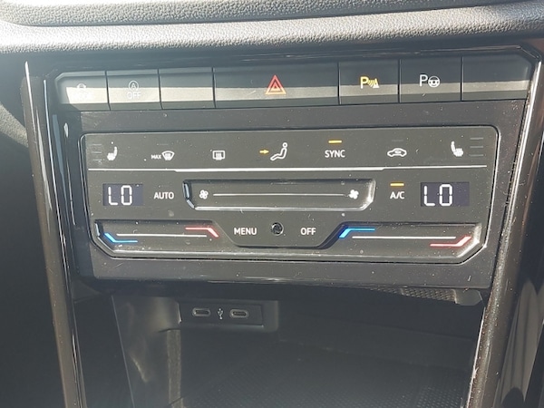 Used Volkswagen T-Roc 2022 for sale - 74940403: Photo 18