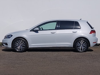 Used Volkswagen Golf 2018 for sale - 78361240: Photo
