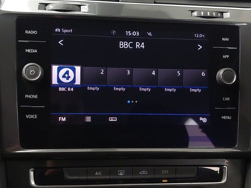 Used Volkswagen Golf 2017 for sale - 77664409: Photo 10