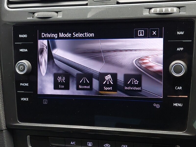 Used Volkswagen Golf 2017 for sale - 77664409: Photo 17