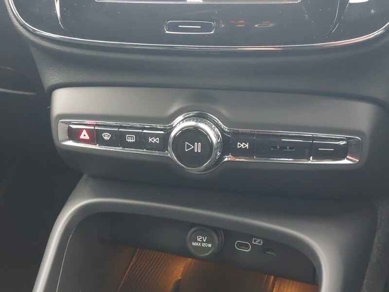 Used Volvo XC40 2025 for sale - 76589276: Photo 18