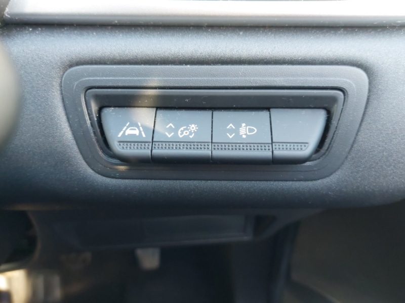 Used Renault Captur 2023 for sale - 77352950: Photo 19