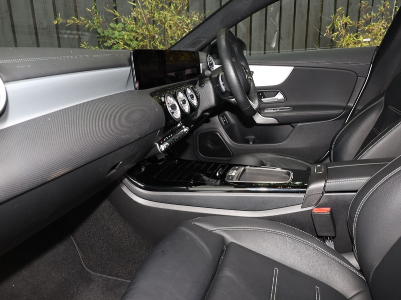 Used Mercedes-Benz CLA 2024 for sale - 76135035: Photo 2