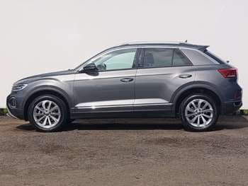 Used Volkswagen T-Roc 2024 for sale - 74873841: Photo