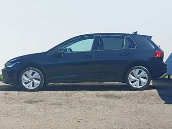 Used Volkswagen Golf 2024 for sale - 74753123: Photo