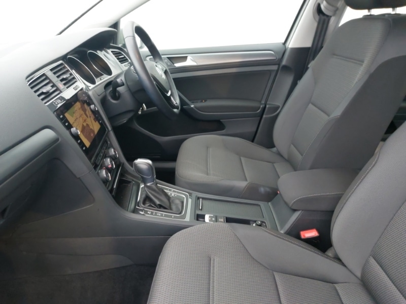 Used Volkswagen Golf 2017 for sale - 77716674: Photo 5